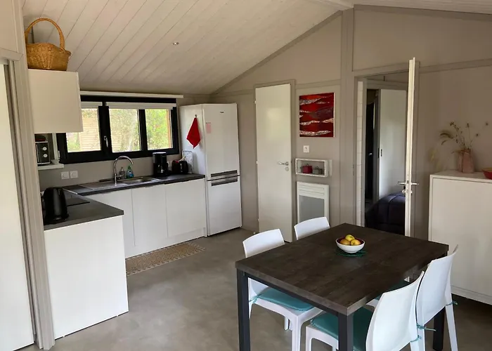 Superbe Sous Les Pins אונדרה